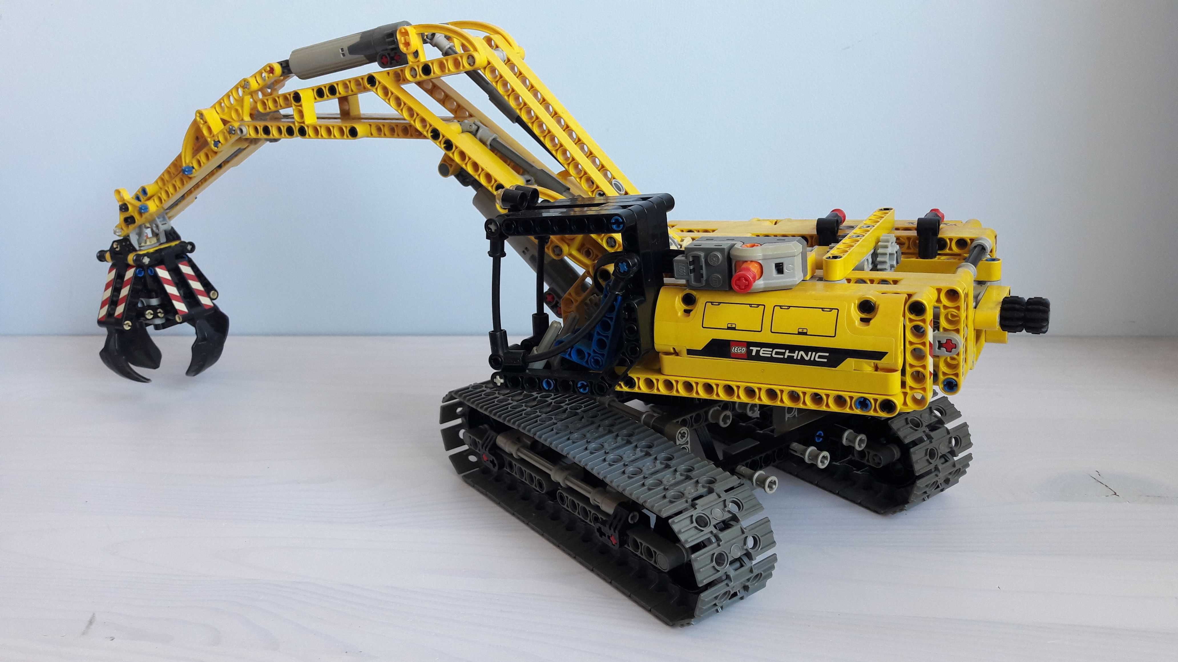 Lego Technic 42006 (10-16) Koparka gąsienicowa