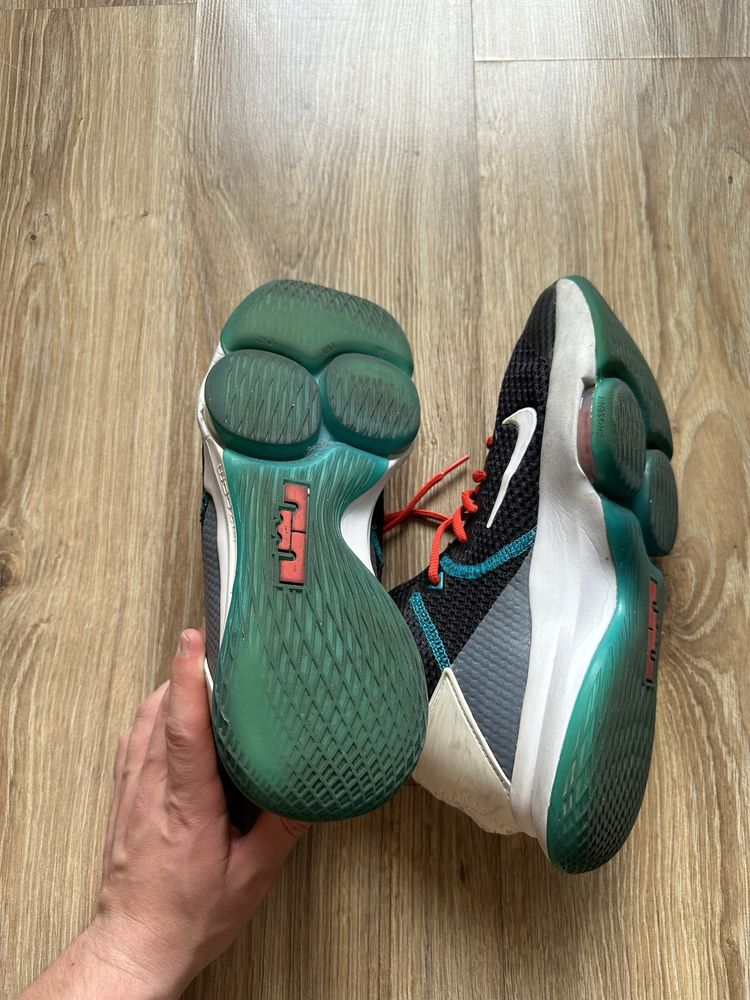 Nike meskie buty do koszykowki 43/27.5
