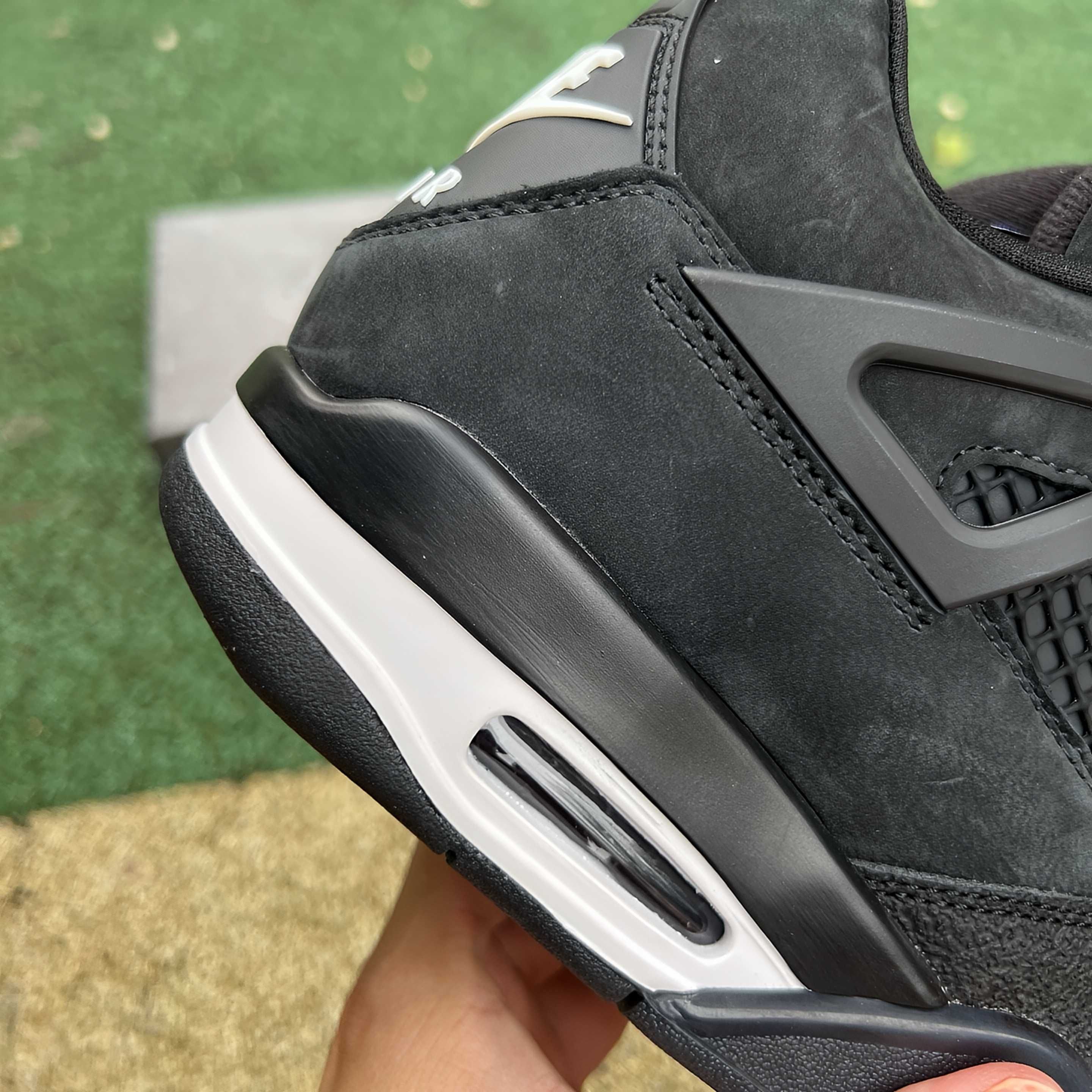 Sapatilhas Nike Air Jordan 4 Nigel Sylvester "Brick by Brick"