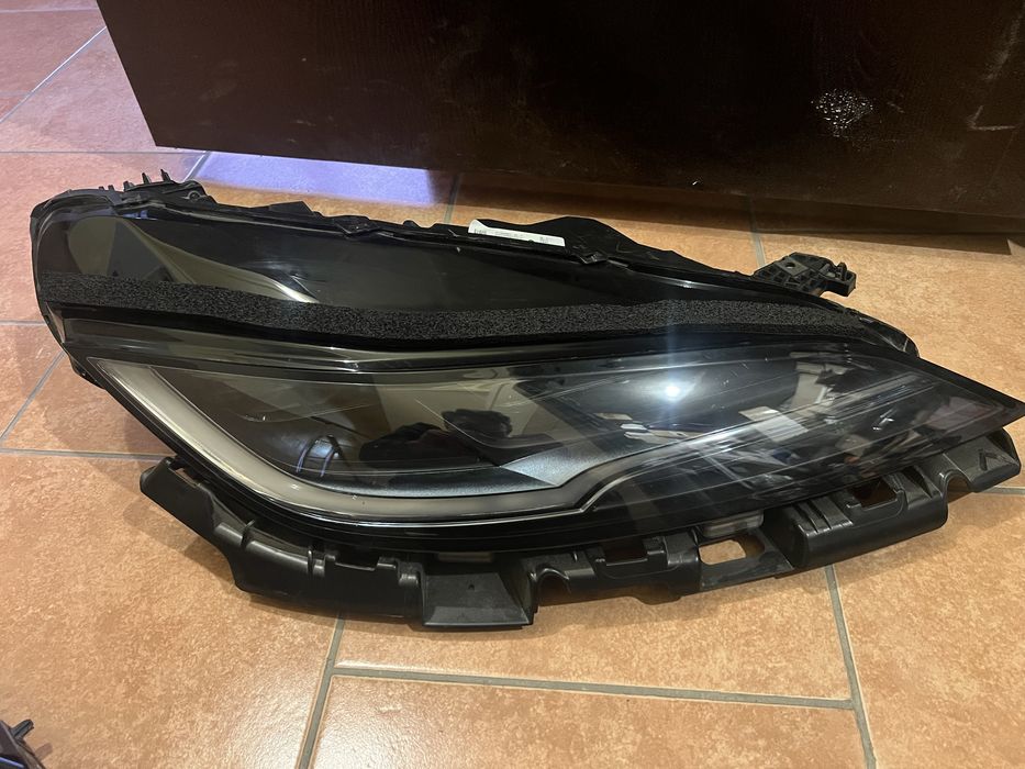 Фара права tesla highland оригінал США