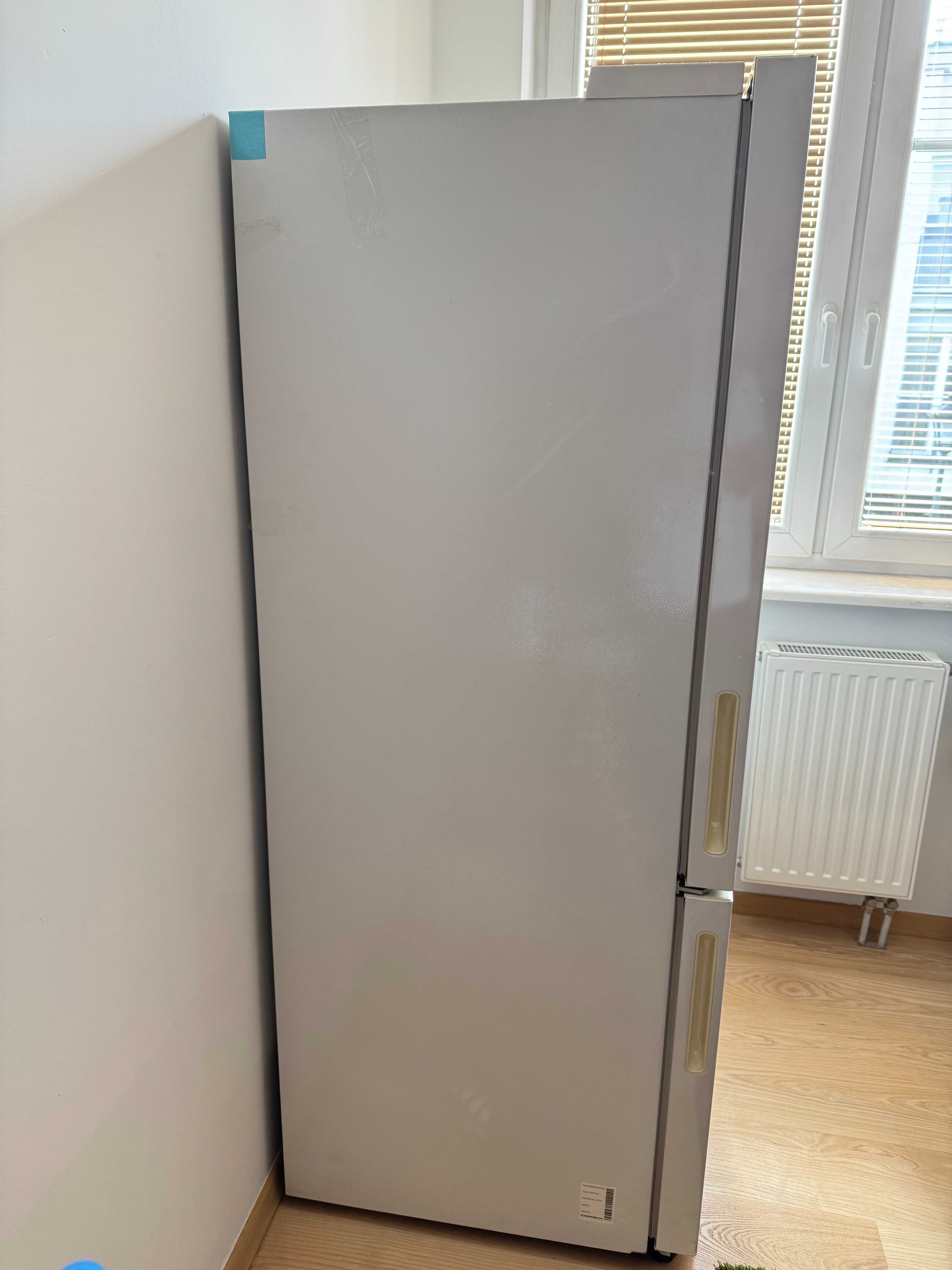 Sprzedam używaną lodówkę Samsung w bardzo dobrym stanie
