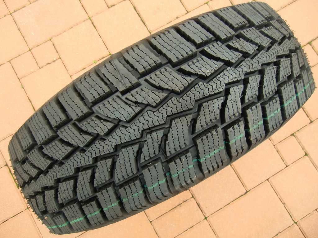 Opony ZIMOWE NOWE bieżnikowane 225/70R15C BUS gęste na cały rok