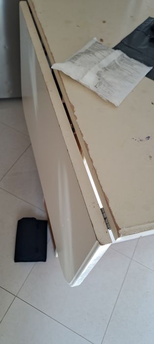 Movel de cozinha em estado razoável sem eletrodomésticos