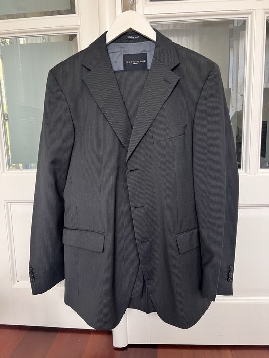 Tommy hilfiger szary w prążki garnitur 46 virgin wool