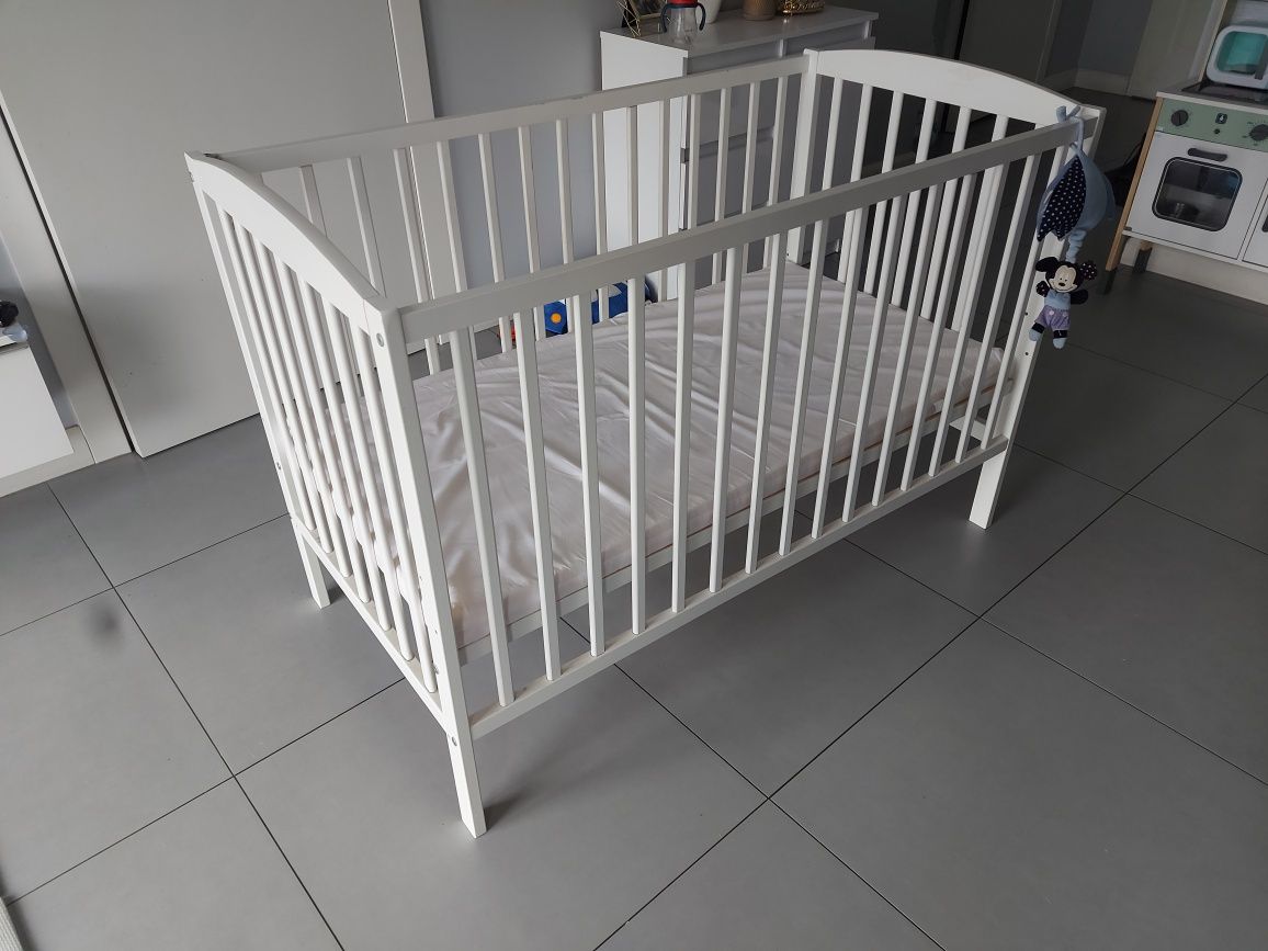 Łóżko dziecięce stan bdb 125cm×65cm