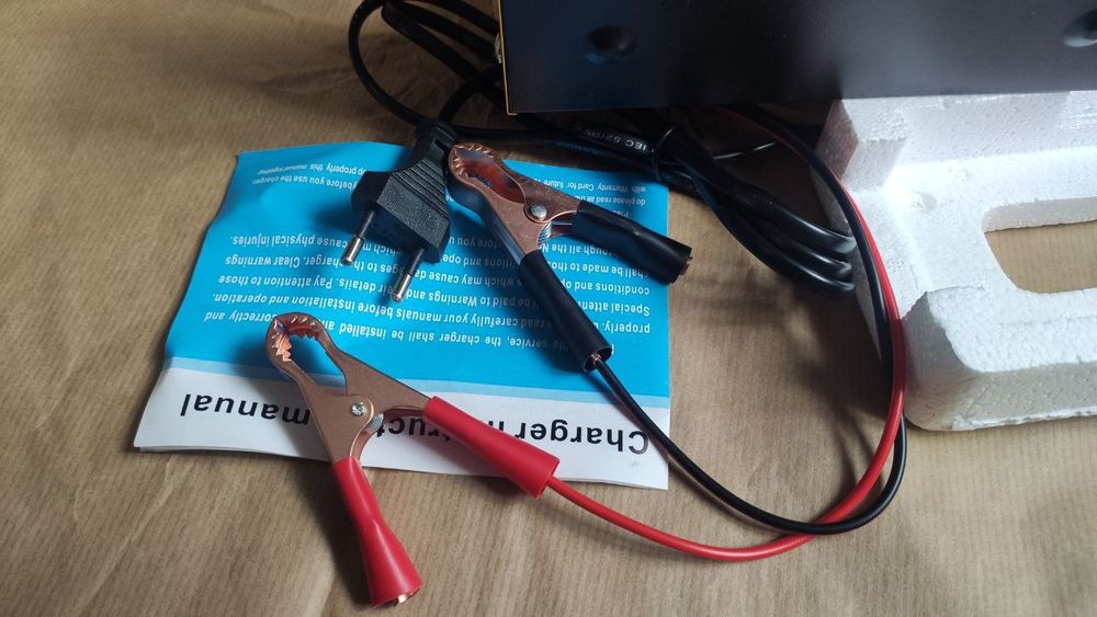 Зарядний пристрій ANJING AJ-618C 12/24В 10А для автомобільних та інших