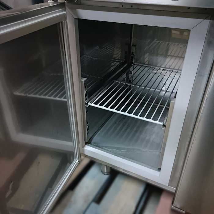 Bancada refrigerada Diamond com 3 portas e zona superior