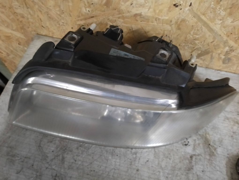 Lampa lewy przód Audi A4 B5 FL 8D09410.03AK