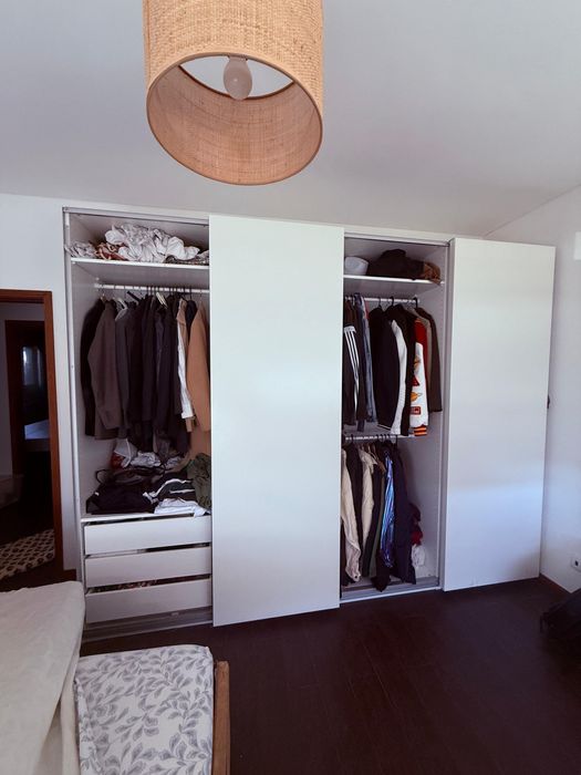 IKEA PAX – Guarda-roupa 300x236 cm | Como novo | 4 módulos + 3 gavetas