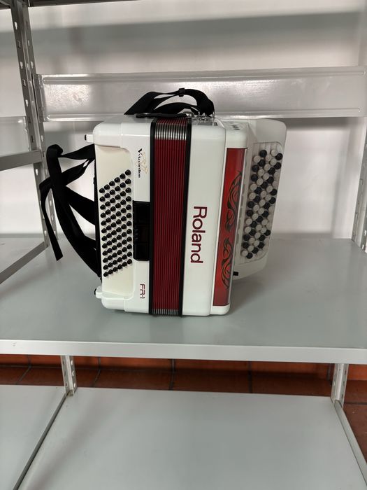 Acordeao Roland FR1
