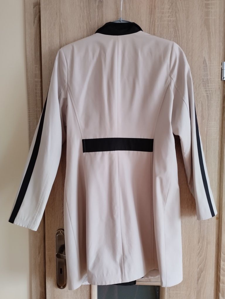 Beżowy długi płaszcz płaszczyk cienki marynarka trencz elegancki L M
