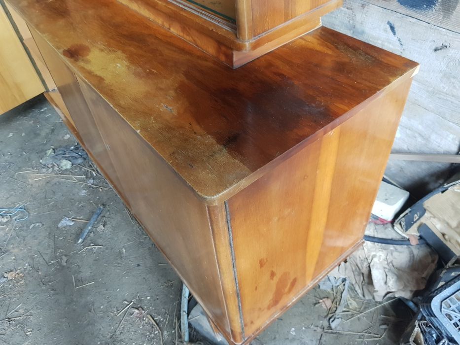 Kredens z PRL do odświeżenia