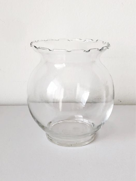 Szklany wazon True Vintage z falbanką