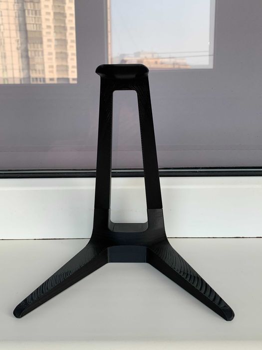 Мінімалістична підставка для навушників надрукована на 3D принтері