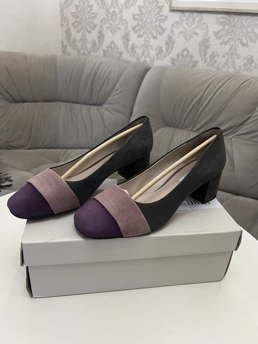 Туфлі замшеві жіночі Clarks