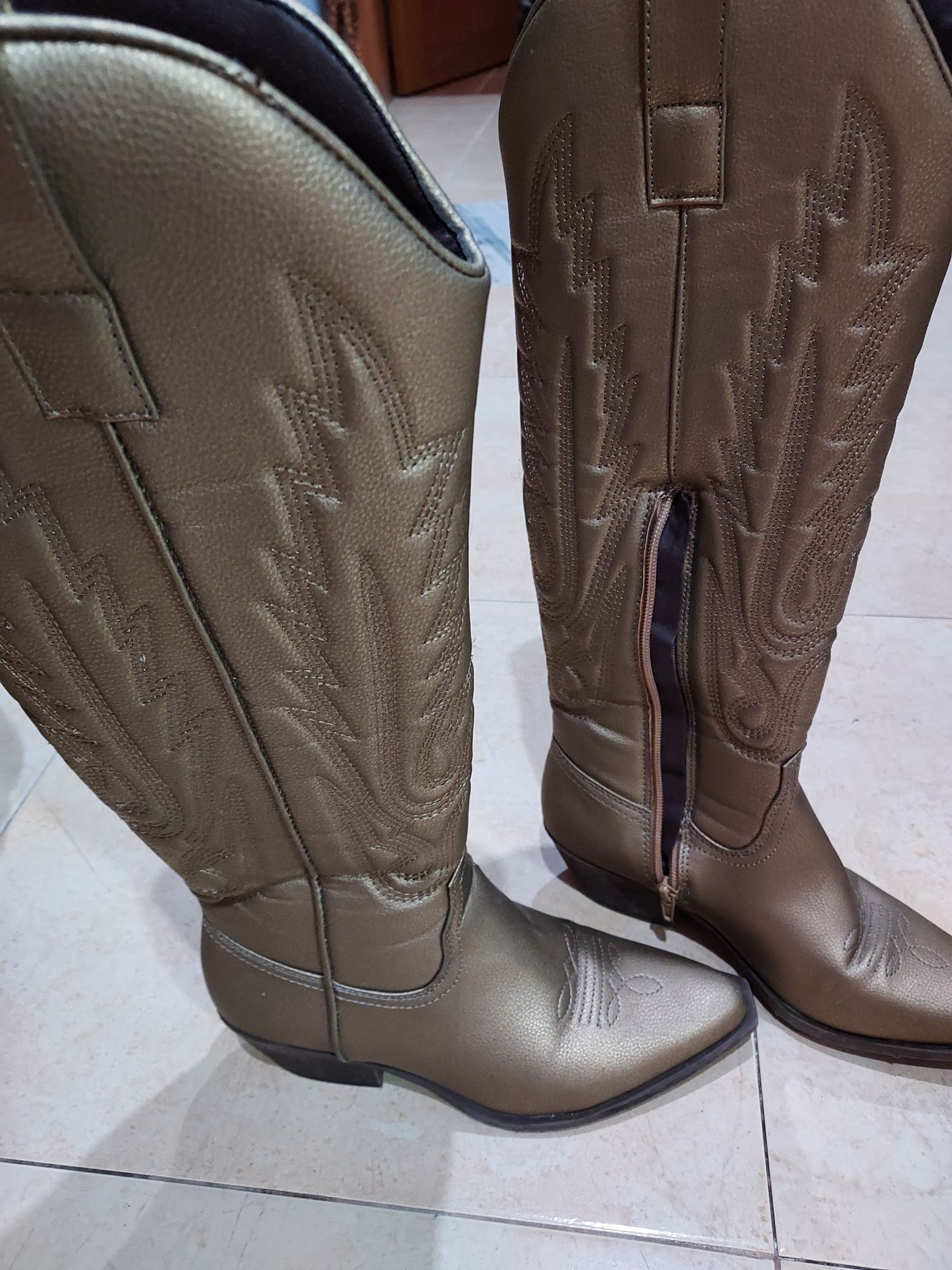 Vendo botas como novas