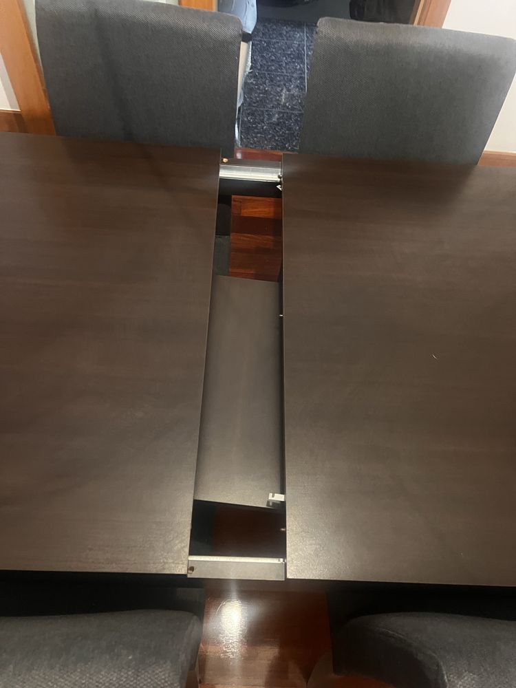 Mesa de sala de jantar extensivel