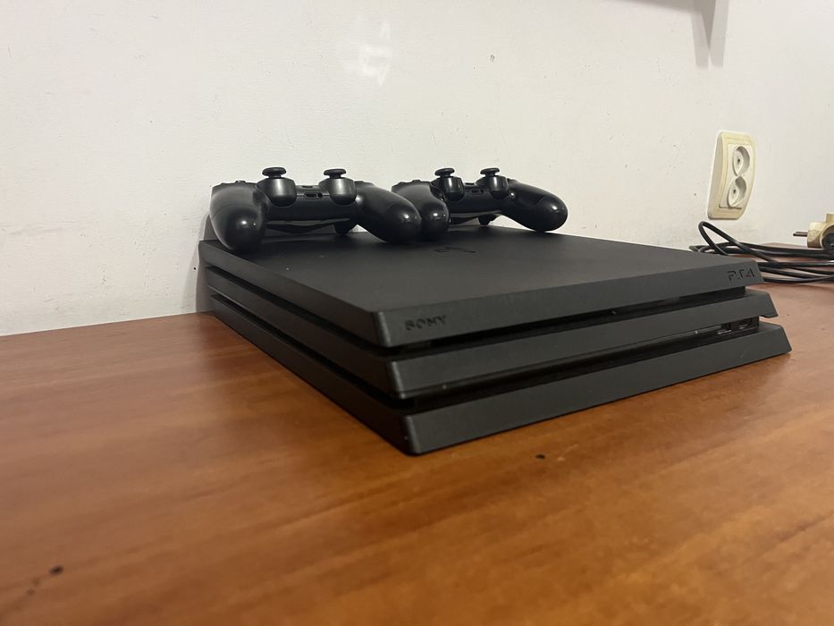 PS 4 на 1 трерабайт б/у стан ідеальний