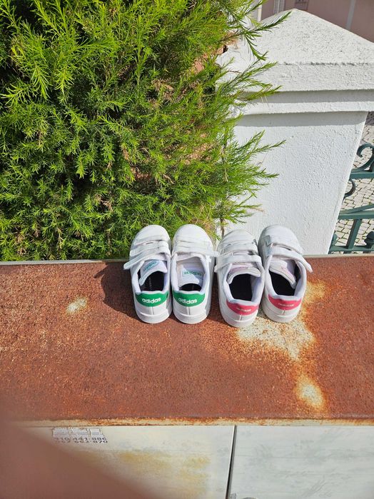 Sapatilhas adidas 27 e 28