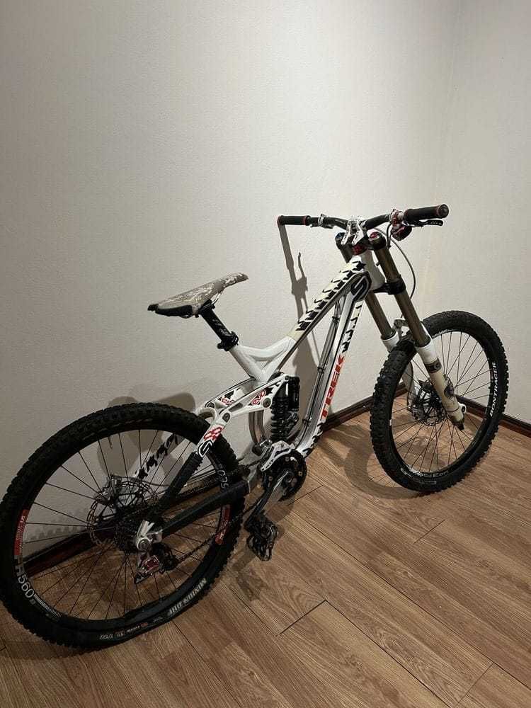 Vendo bicicleta de Downhill treck 88