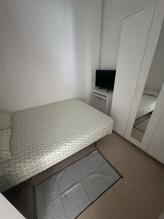 Alugo quarto casal ou solteiro