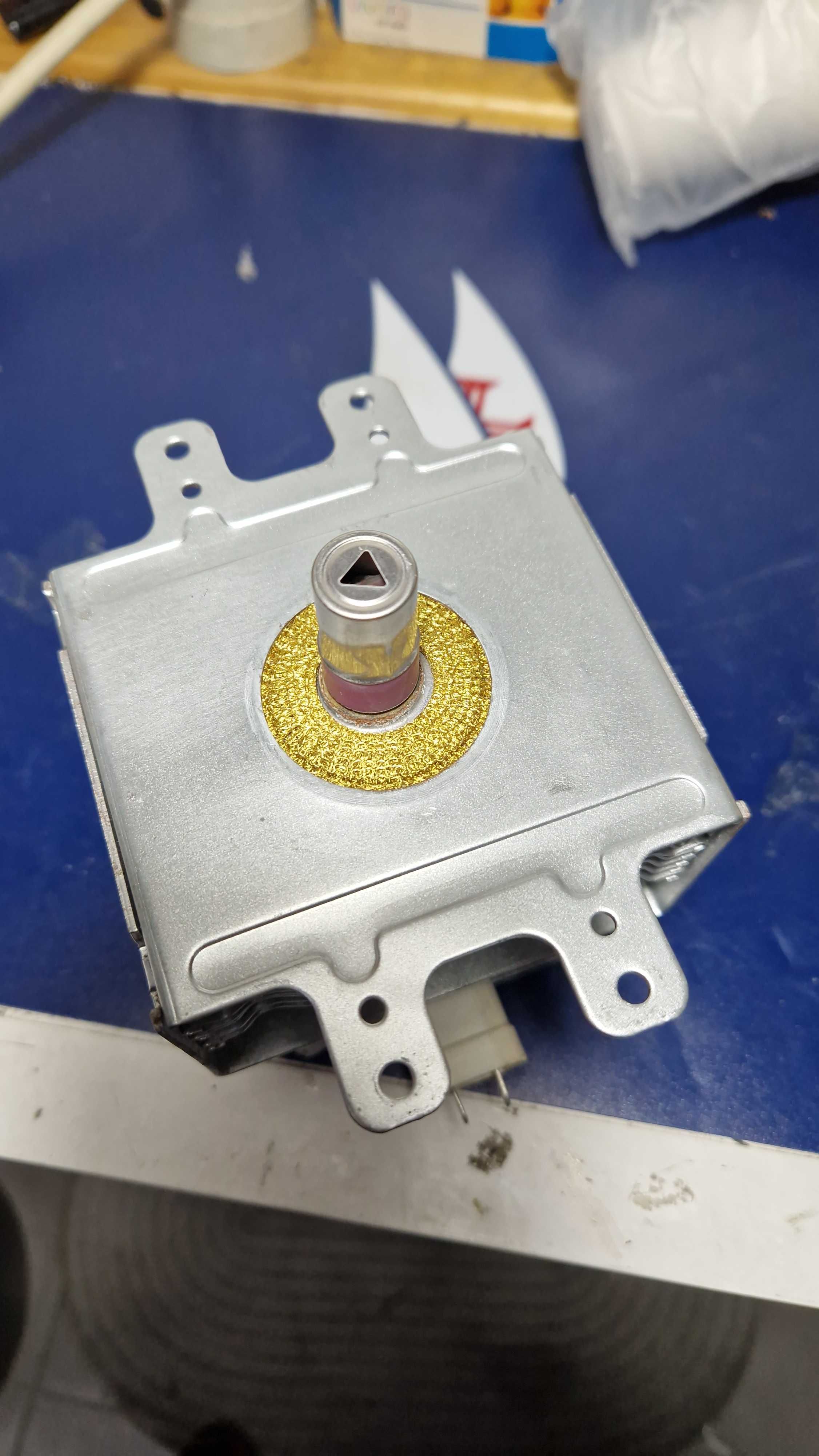 Magnetrão 2M236-M42