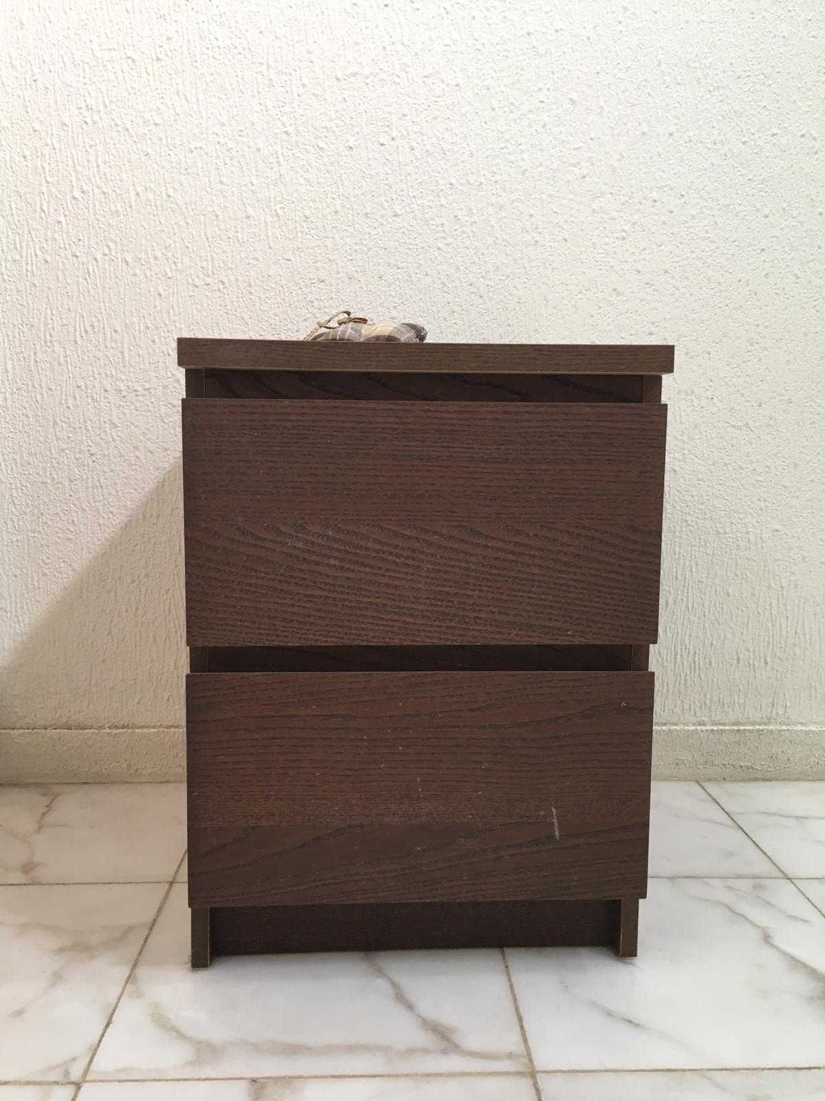 Mesa de cabeceira MALM