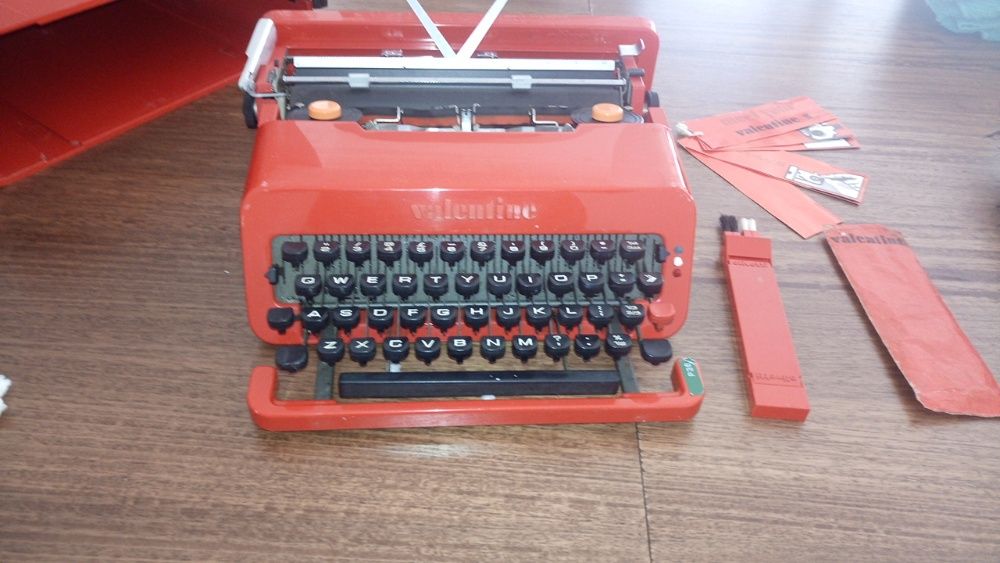 Maquina de escrever Olivetti Valentine