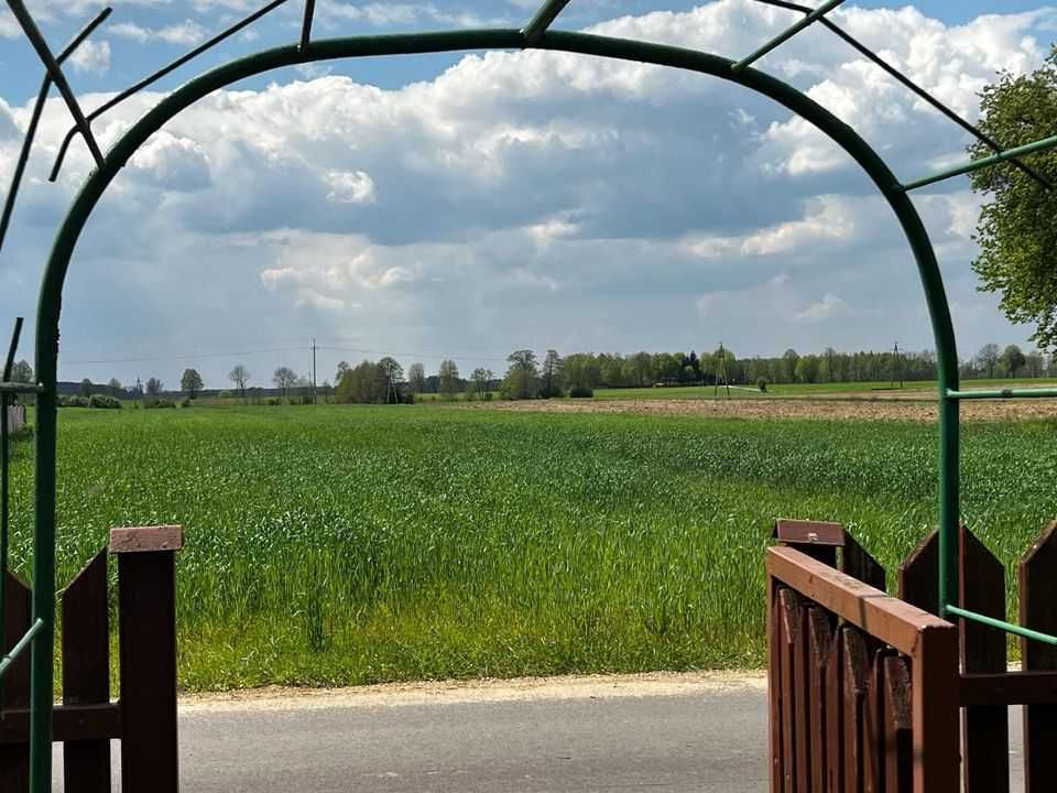 Sprzedam działkę całoroczną w miejscowości Glącka k. Różana