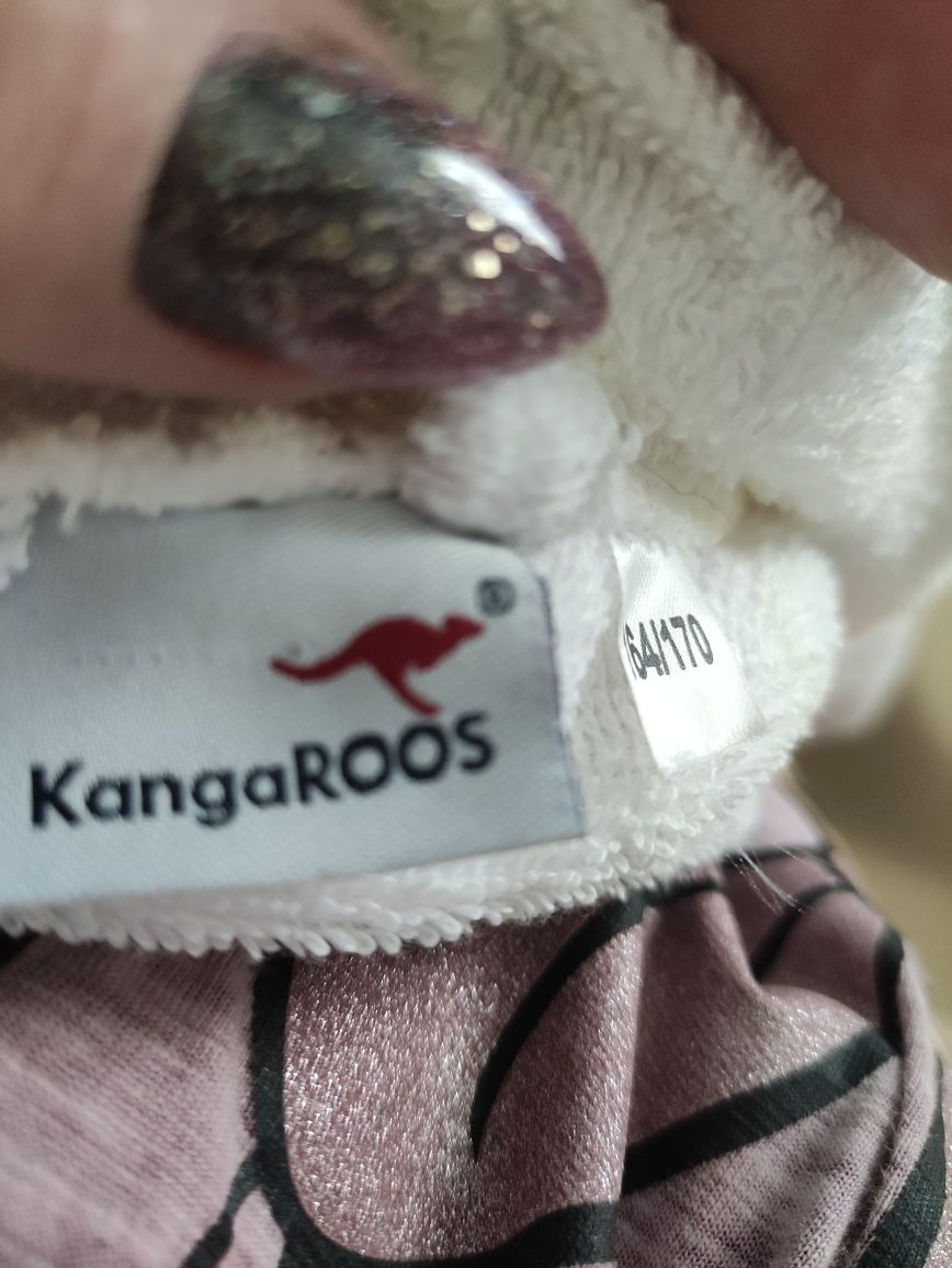 Szlafrok markowej firmy Kangaroos w rozmiarze 164/170