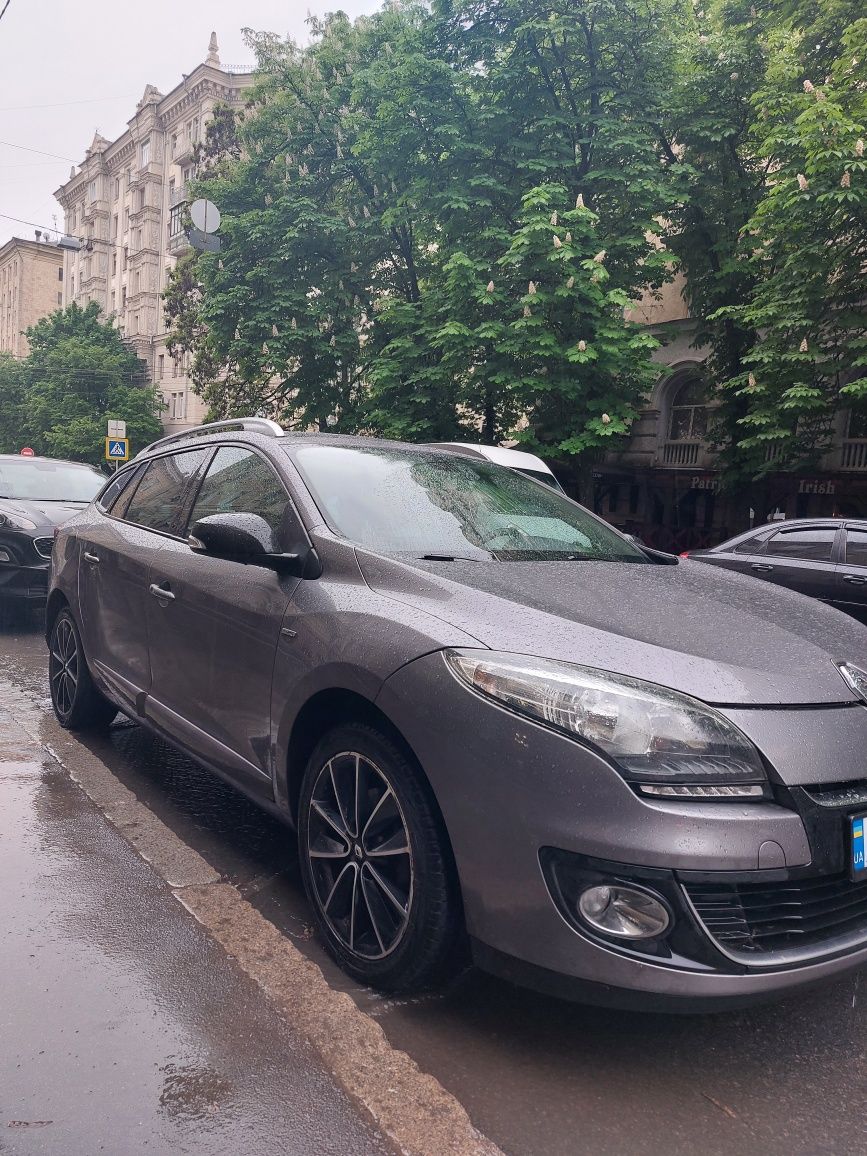 Renault Megane 3 Bose 2013 год. 1.5 дизель.