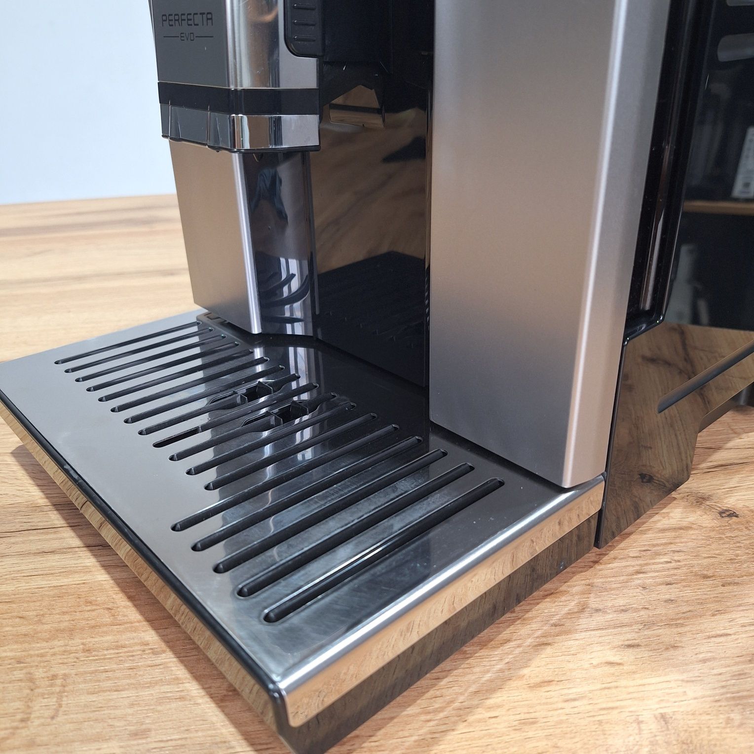 Кавомашина Delonghi Perfecta EVO.     
СТАН НОВОЇ!!!
