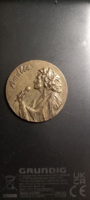 Moeda comomerativa da famosa cantora portuguesa Amália Rodrigues