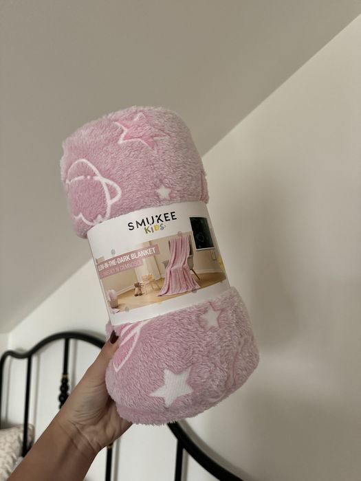 Różowy koc świecący w ciemności 130x170 cm nowy z metką