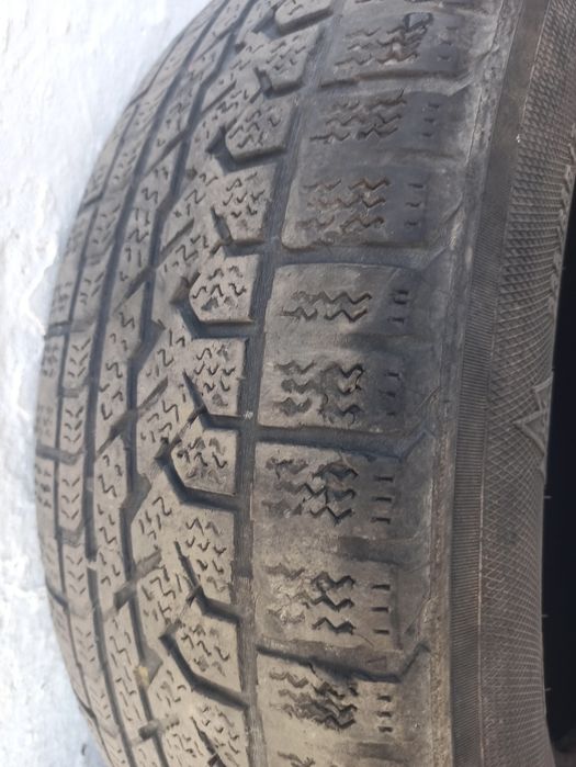 Kumho 235/65 R17 б/в зима