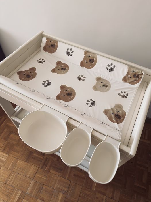 Sprzedam komodę–przewijak w bardzo dobrym stanie.