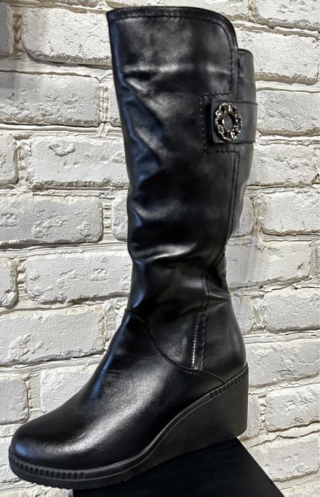 Продам Жіночи черевики чорні