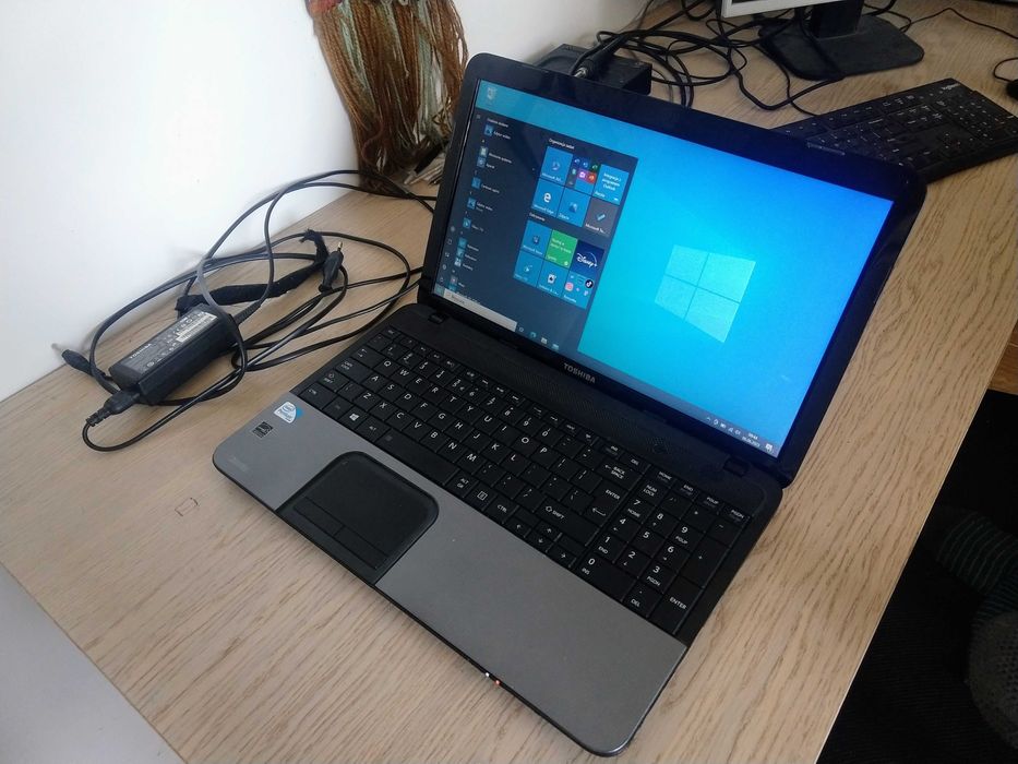 Toshiba C850 Pentium B960/Intel HD/4GB/SSD 240GB/HDMI/WIN10