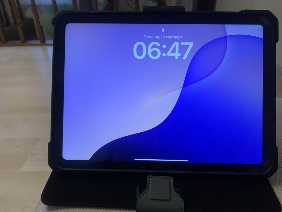 Планшет Apple iPad 11 (2025) 128GB Wi-Fi Blue (MD4A4)