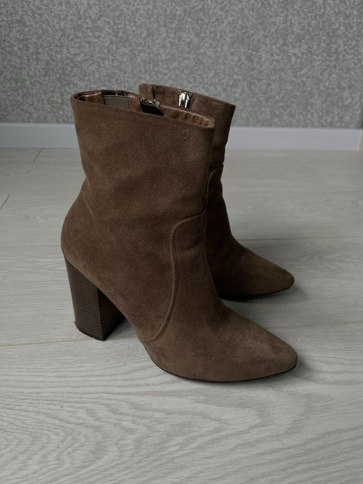 Замшеві ботильйони 37 р Ryłko