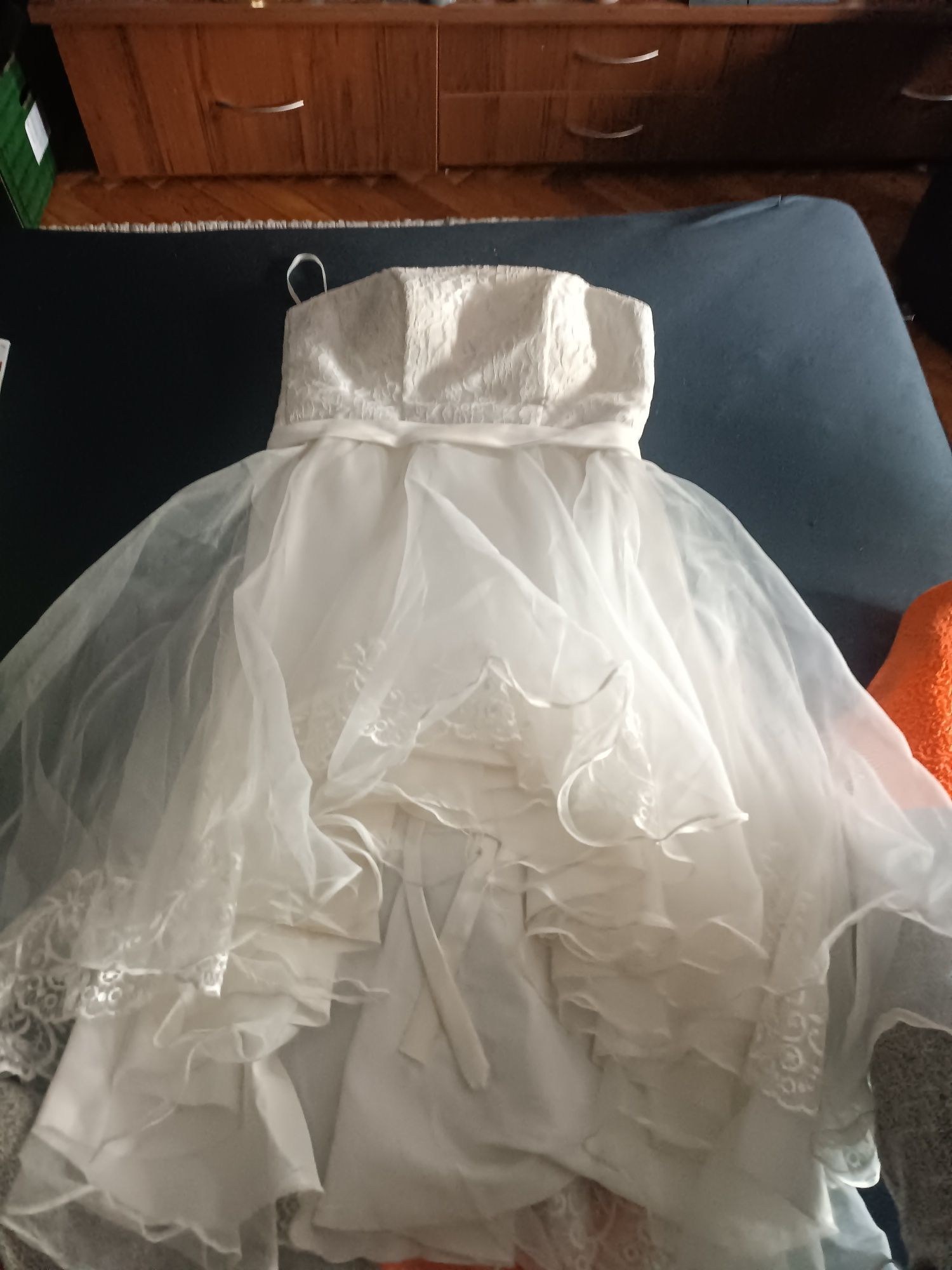 Sexy suknia ślubna krótka falbanki asymetryczna S M 36 38