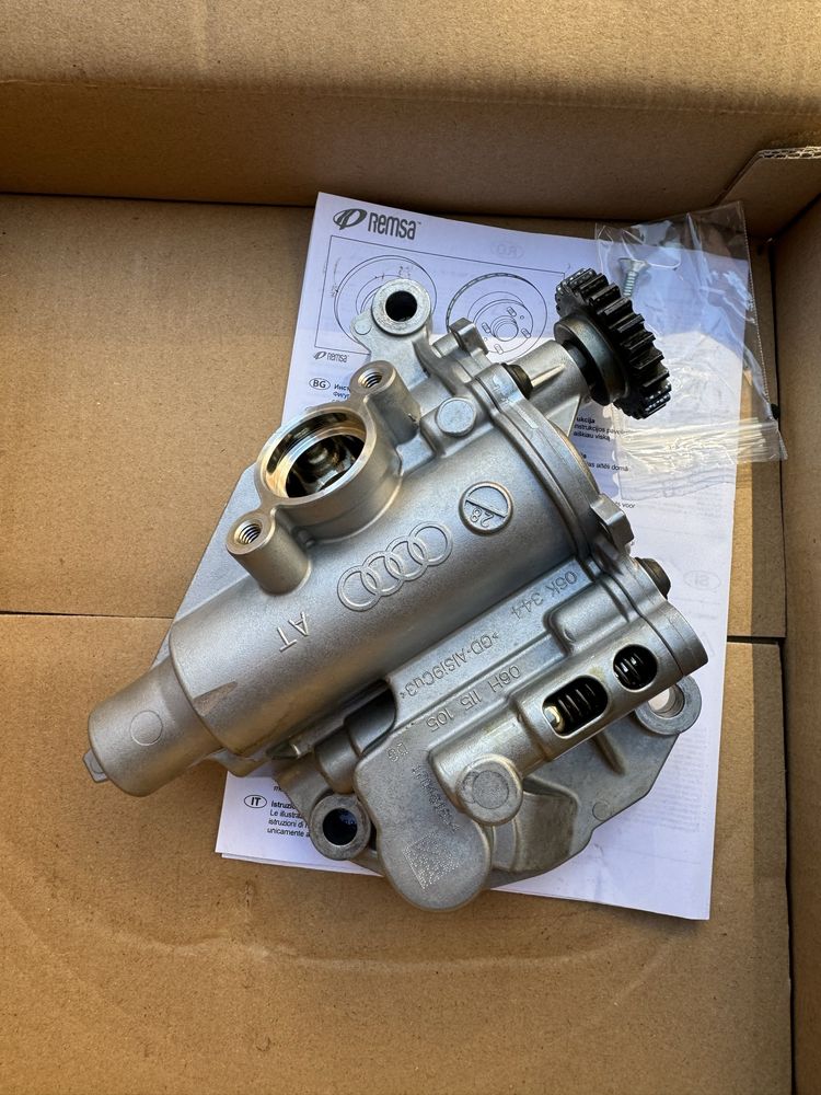 Маслонасос Audi, VW, Skoda, Seat 2.0 tsi 06H115105