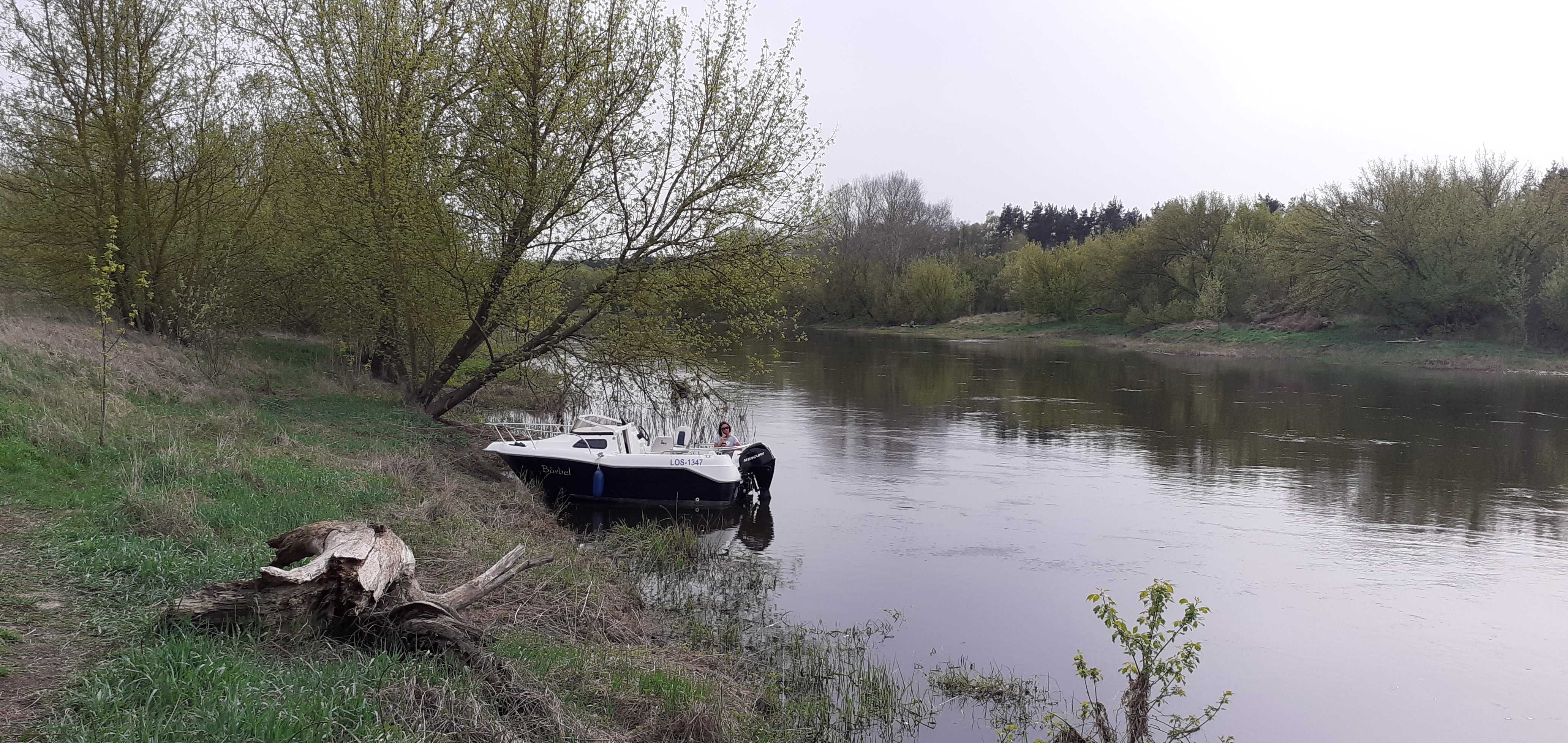 Łódż kabinowa 460  bez patentu spacerowo wędkarska  kpl.