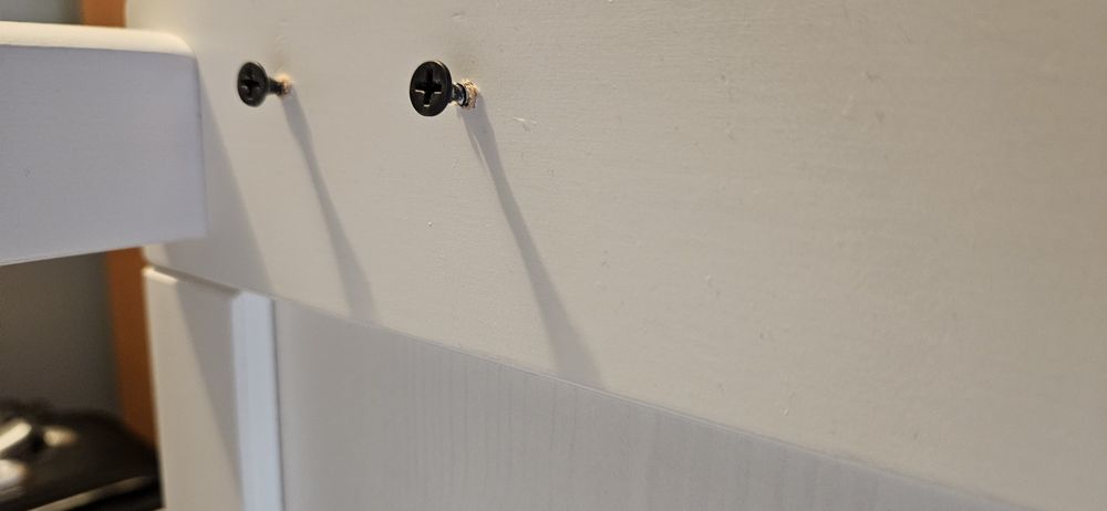 Łóżeczko Ikea Sundvik z materacem i barierką