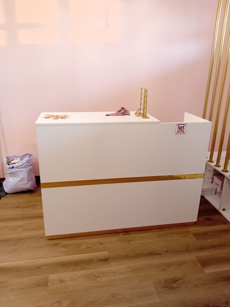 Mobiliário para loja de roupa