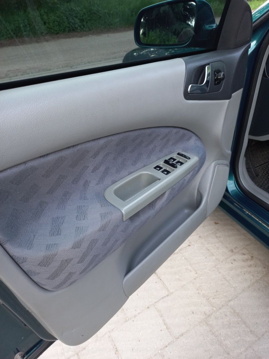 Skoda Octavia tour combi 1999 Чеської сборки 1.6 газ/бензин