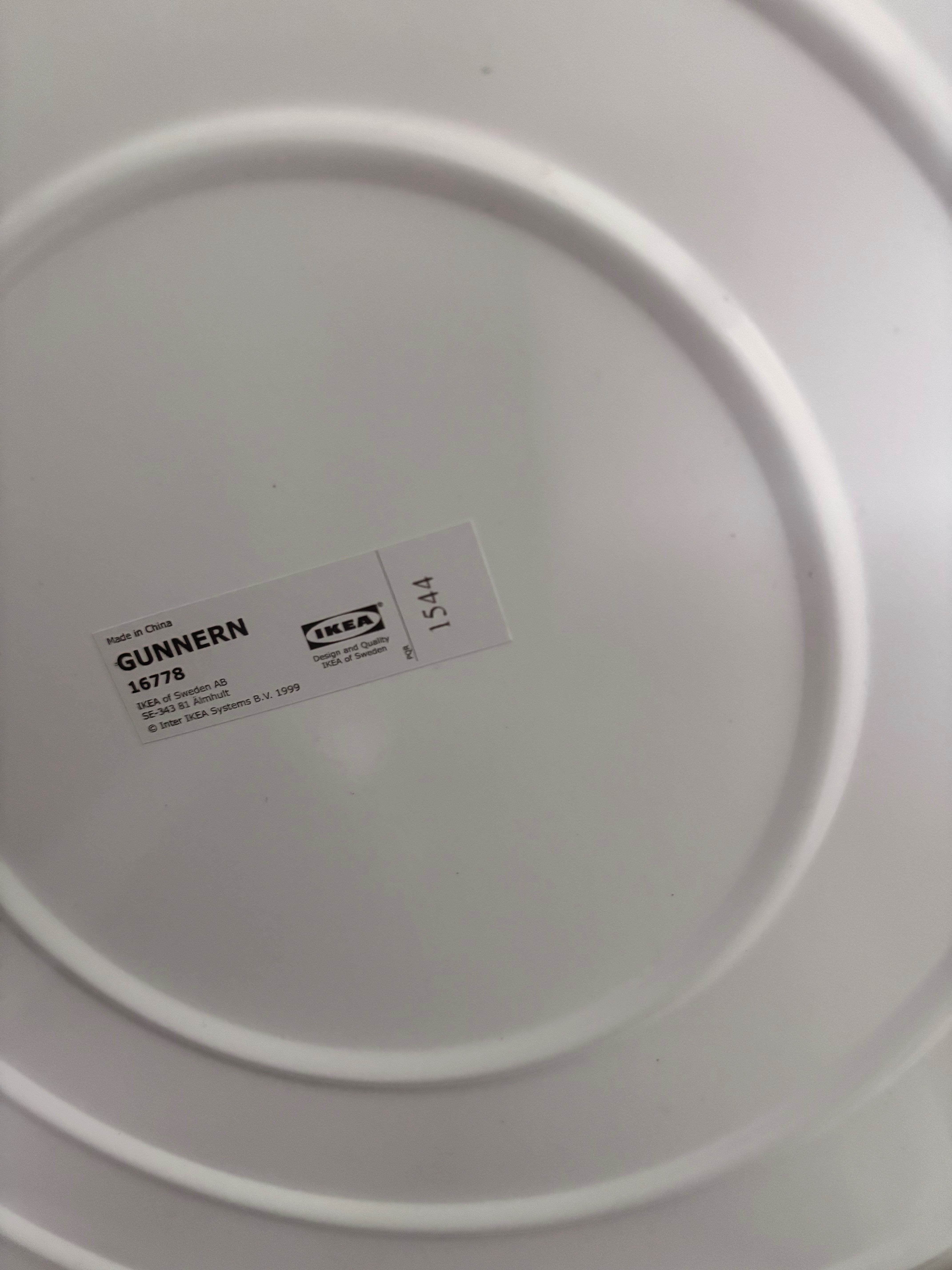 Mesa IKEA em bom estado
