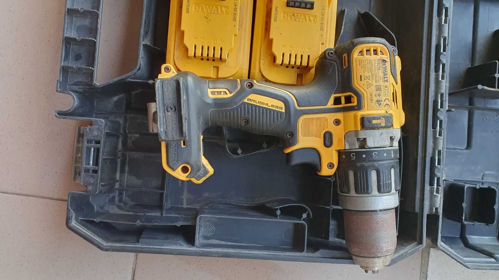 Продам шуруповерт аккумуляторный  DeWALT б\у