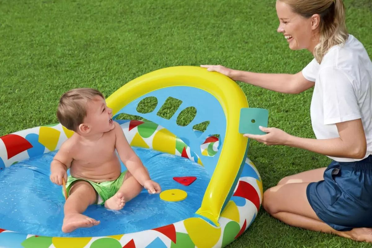 Bestway Splash & Learn. Basenik z sorterem kształtów i bańką wodną