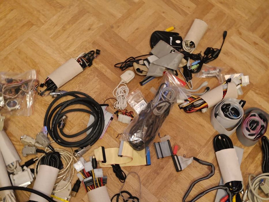 Kable komputerowe i przejściówki 5zł/szt USB VGA PATA COM HP Sony inne